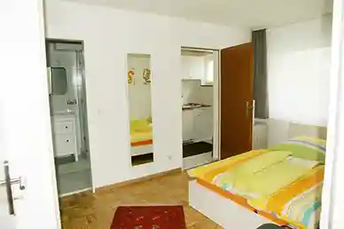 Zum Bad znd Küche